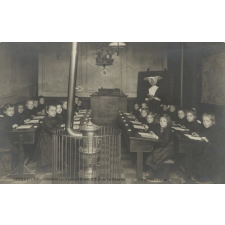 Poperinghe - Institution Française des Filles de la Charité - La petite Classe.