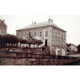 La Façade des écoles de Port-sur-Saône. .