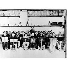 Ecole Normale d'Instituteurs de la Gironde - Elèves de la promotion 1896-99 en leçon de dessin.
