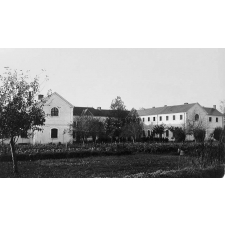 Ecole Normale d'Instituteurs de Châteauroux - L'école vue du jardin. 