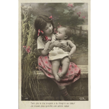 Tant pis si ma poupée a du chagrin au coeur / Je trouve plus gentille une petite soeur.