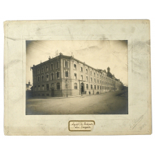 Lycée E. Quinet. La façade.
