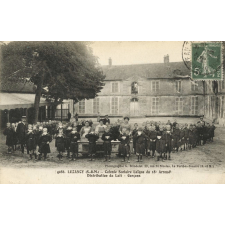 4086 - Luzancy (S.-et-M.) - Colonie Scolaire Laïque du 18e Arrt - Distribution du Lait - Garçons.