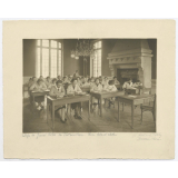 Collège de jeunes filles de Fontainebleau. Une salle d'études.

