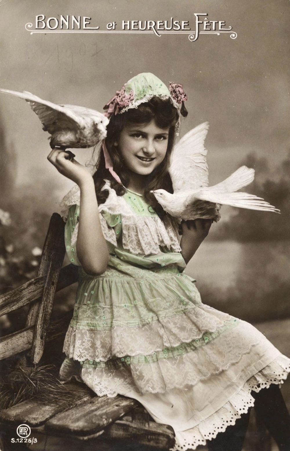 Bonne et heureuse Fête.