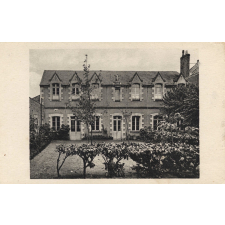 Angers - Pensionnat du S.-C. de la Madeleine - Cour des Petites.