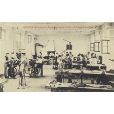 Nontron (Dordogne) - Ecole Supérieure - Ateliers de Forge et Ajustage.