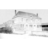 Ecole des garçons à 2 classes et Mairie de Montret. 