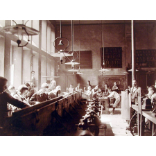 Ecole Primaire Supérieure de garçons, 44 rue Condé à Lyon - Travaux manuels (menuiserie et ajustage). 