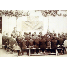 Cours à l'école de greffage - Leçon théorique. .