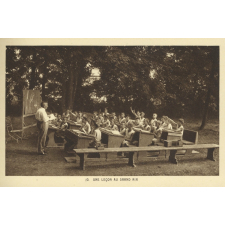 Ecole de plein air permanente - Ville de Mulhouse - Pfastatt (Haut-Rhin) - Une leçon au grand air.