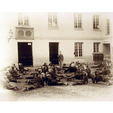 Ecole Pellerin à Beauvais - Gymnastique préparatoire (groupe n°2 bis ) : Exercice d'assouplissement.