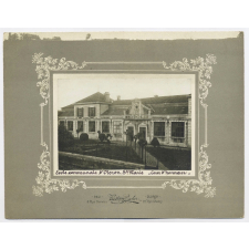 Ecole communale d'Oloron Ste Marie. Cour d'honneur.
