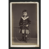 Enfant au cerceau. 
