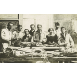 Dissection par des étudiants en médecine. 