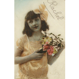 Jeune fille au bouquet. 