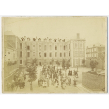 Lycée de jeunes filles de Saint Quentin.