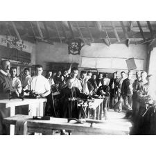 Atelier d'ajustage de l'EPS d'Aubenas.
