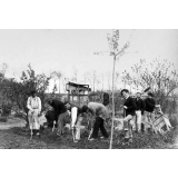 Ecole Normale d'Instituteurs de Châteauroux - Exercice de bêchage (le 18 Avril 1899). 