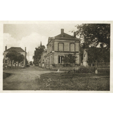 5A - Romilly-la-Puthenaye (Eure) - La Poste, l'Ecole et la Mairie.