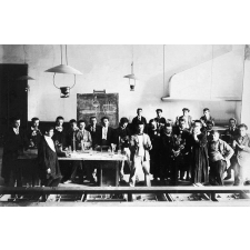 Ecole Normale d'Instituteurs de la Gironde - Elèves de la promotion 1896-99 en manipulation de chimie.