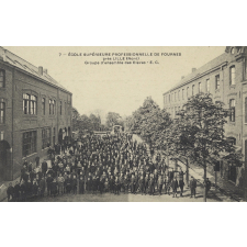7 - Ecole Supérieure Professionnelle de Fournes, près Lille (Nord) - Groupe d'ensemble des Elèves.