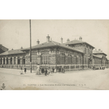 13 - Vanves - Les Nouvelles Ecoles rue Gambetta.