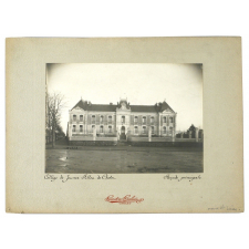 Ecole de Jeunes Filles de Cholet, Façade principale.