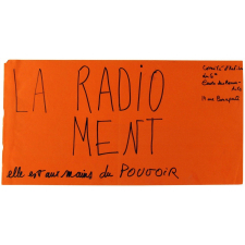 La Radio ment.