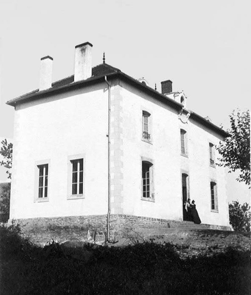 Nouvelle école des filles de Saint-Christophe (1903). 