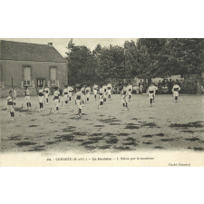484 - Combrée (M.-&-L.) - La Gauloise - I. Bâton par le moniteur.