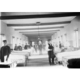 Ecole Normale d'Instituteurs d'Alençon - Dortoir des élèves. 