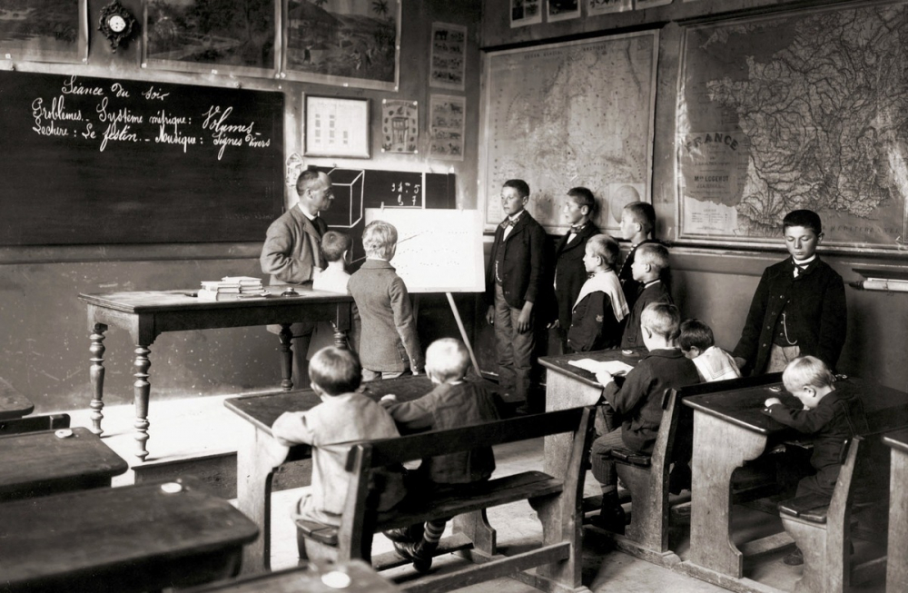 Leçon de musique à l'école de garçons de Montigny-les-Vesoul. 