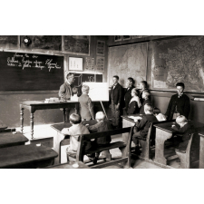 Leçon de musique à l'école de garçons de Montigny-les-Vesoul. 