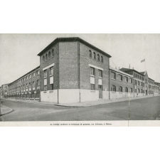 Le Collège moderne et technique de garçons, rue Jolicoeur, à Reims.