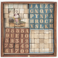 Jeu de cubes alphabétiques.