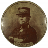 Boîte à l'effigie du général Maunoury. 