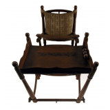 Chaise haute de poupée. 