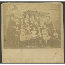 Ecole primaire de filles, photo de classe.