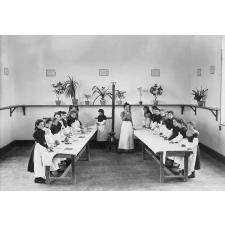 Leçon de repassage - Ecole primaire de filles de Cagouilles.