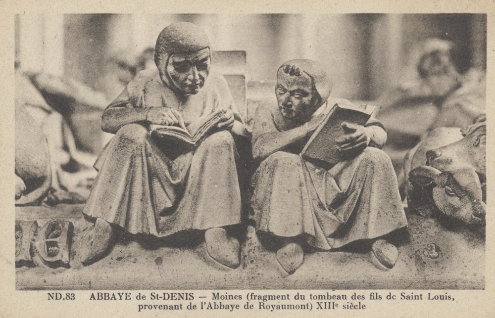 83 - Abbaye de St-Denis - Moines (fragment du tombeau des fils de Saint Louis, provenant de l'Abbaye de Royaumont) XIIIe siècle.