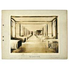 Lycée Janson de Sailly, un dortoir.