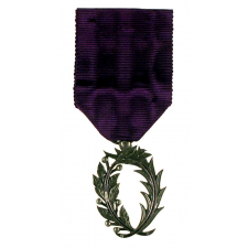Palmes d'Officier d'Académie.