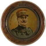 Boîte de boutons de chocolat Menier à l'effigie du général d'Urbal. 