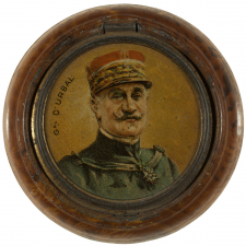 Boîte de boutons de chocolat Menier à l'effigie du général d'Urbal.