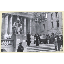 Les étudiants occupent la Sorbonne