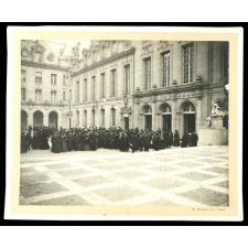 Université de Paris : sortie du cours de M. Lairsse.