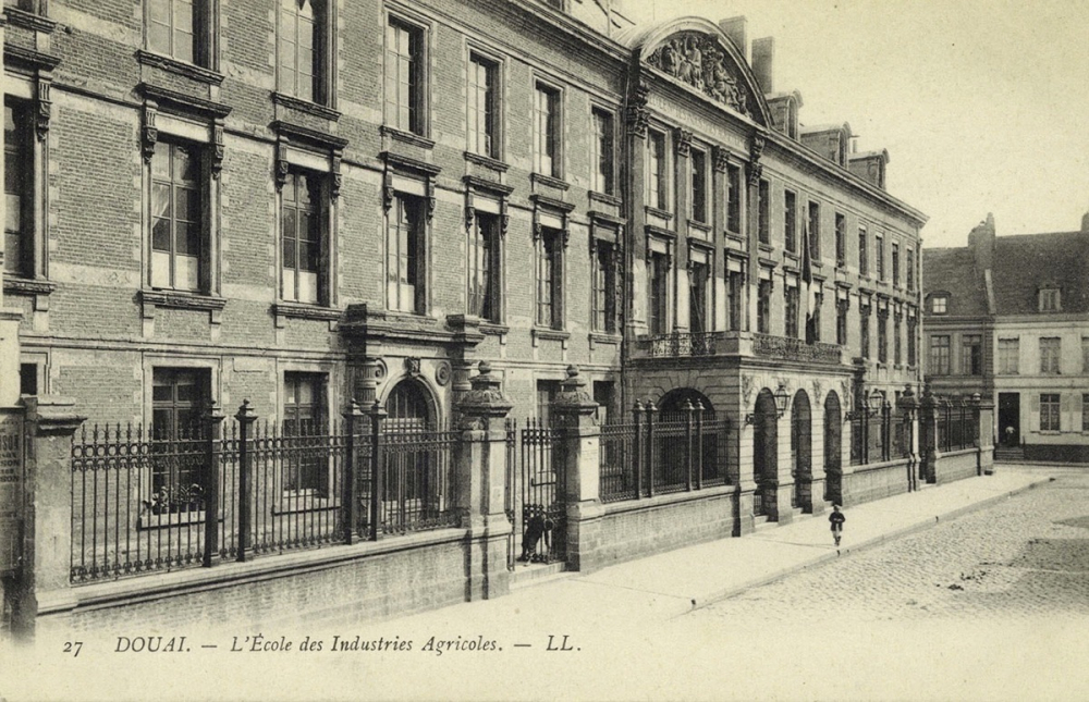 27 - Douai - L'Ecole des Industries Agricoles.