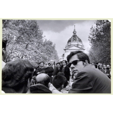 Discours dans une manifestation. 