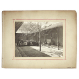 Ecole maternelle de Marseille, cours de récréation.